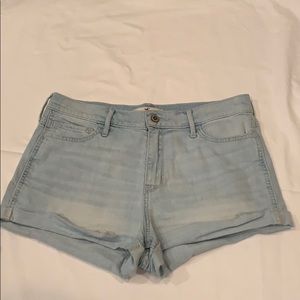 Hollister light jean shorts. Size 11/W 30. Cute!
